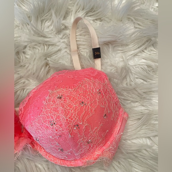 NWT Victoria’s Secret Bra Size 34D- Pink with Cream Lace and Rhinestones/Pearls - Picture 2 of 4